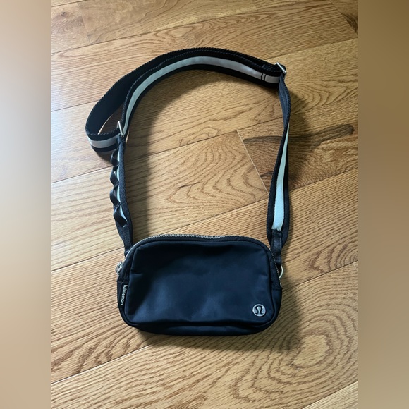 lululemon athletica Bags Lululemon Black Crossbody Belt Bag With